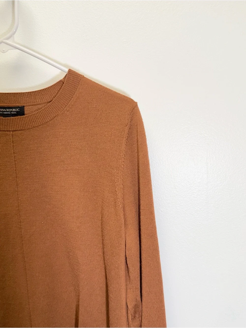 NWT Banana Republic Brown Washable 100% Merino Crew-Neck Sweater Medium